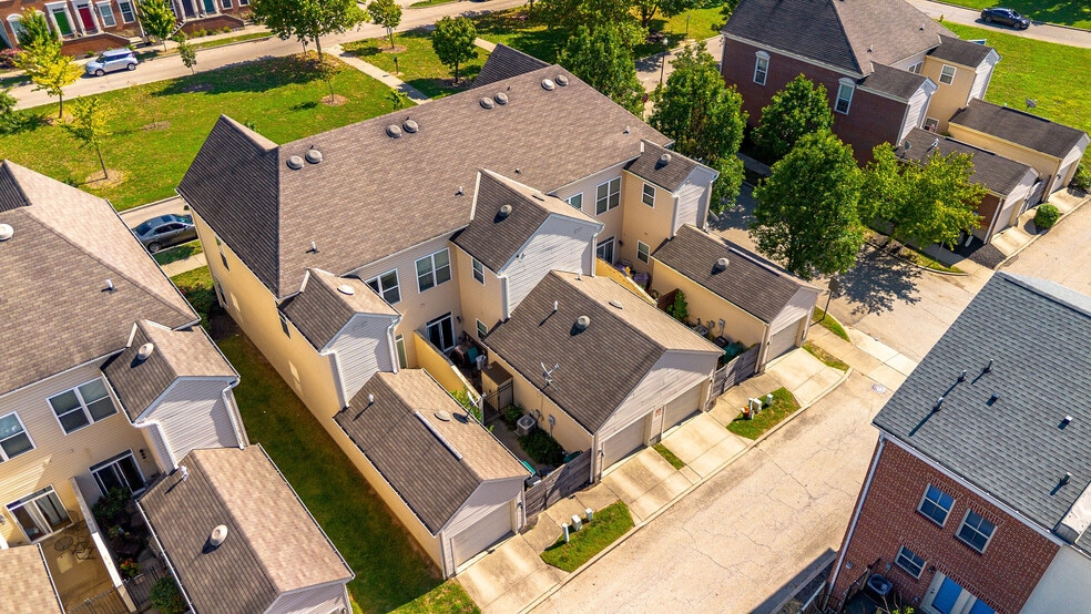 Building Photo - 1441 Laurel Park Dr