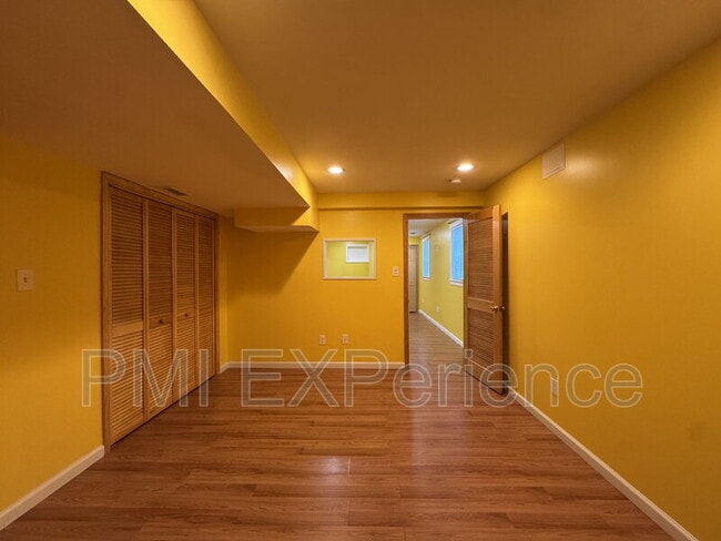 Building Photo - 3203 Amador Dr