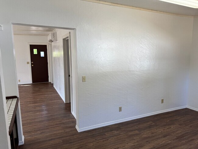 Building Photo - Charming 2-bedroom, 1-bath home in Cottage Grove!