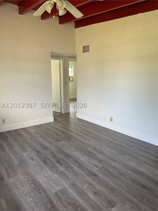 Building Photo - 2620 SW 53rd Ave