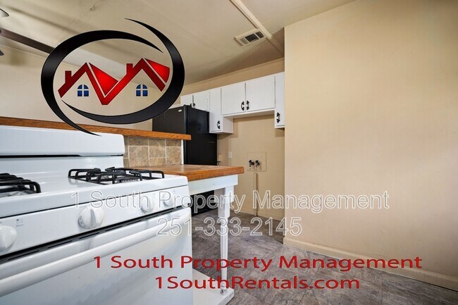 Building Photo - 2366 White St