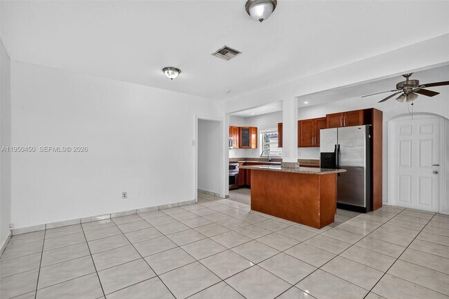 Building Photo - 1498 NE 180th St