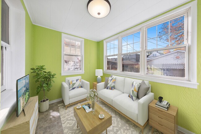3-season Enclosed Porch / Sun Room - 3830 N Kimball Ave