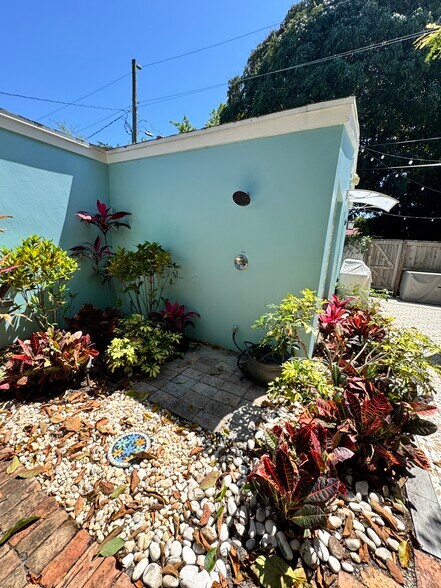 Building Photo - 426 34th St