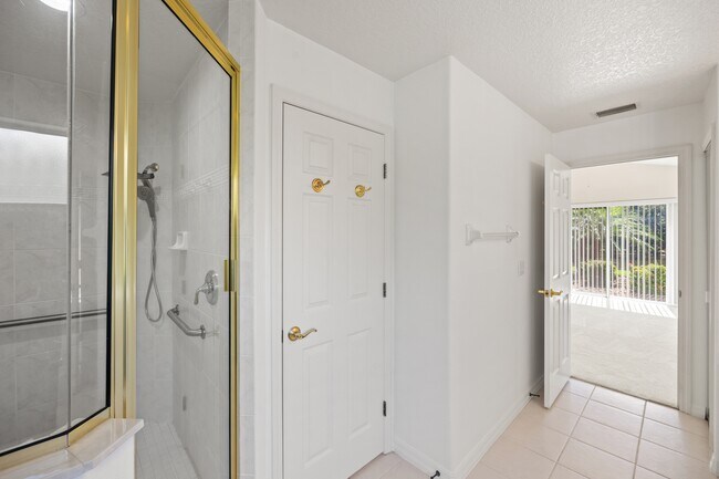 Building Photo - 6234 Sturbridge Ct
