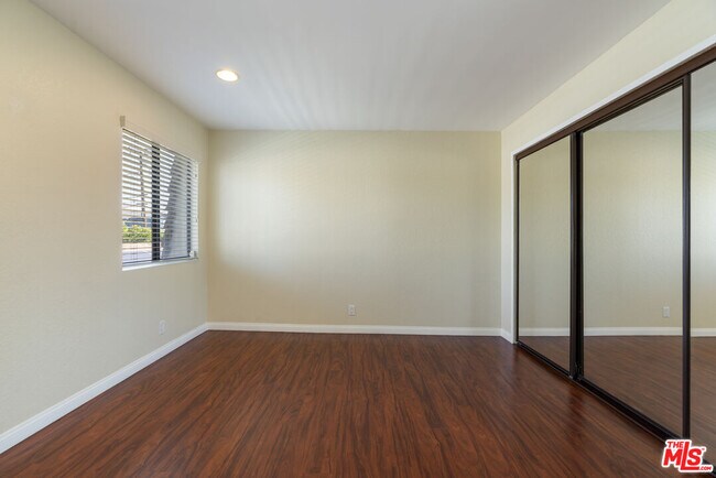 Building Photo - 3912 Girard Ave