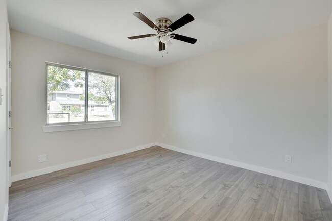 Building Photo - 1032 Hoke Smith Dr