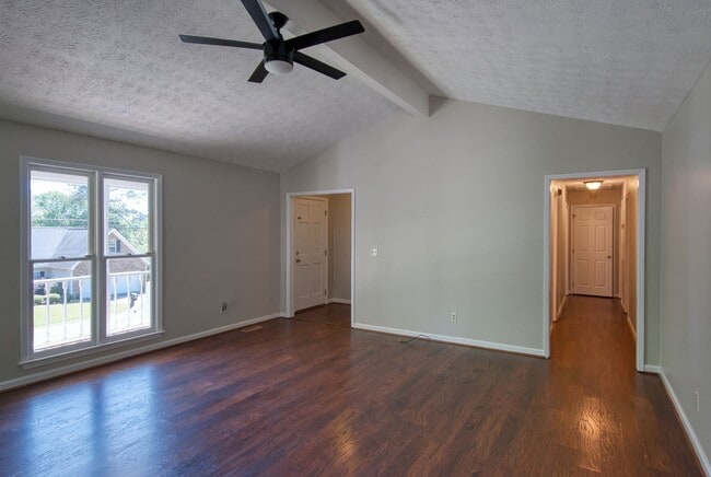 Building Photo - 1110 Berkshire Dr