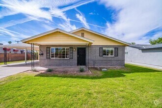 Building Photo - FIRST MONTH FREE! AFFORDABLE UNIT IN TEMPE!!!