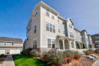 Building Photo - 1053 W Narrows Ln