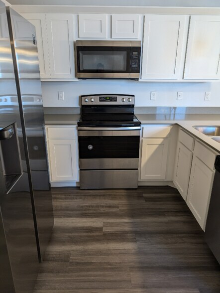 Building Photo - 735 N 380 W