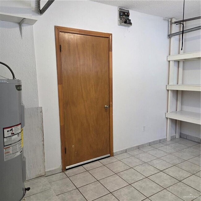Building Photo - 2728 N 26th St