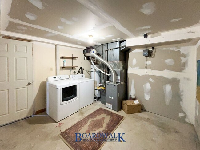 Building Photo - 325 Baird Cir