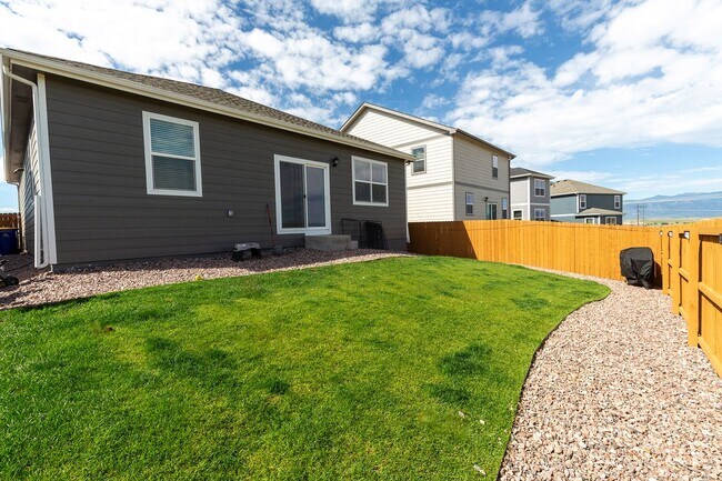 Building Photo - Single Family Home for Rent in Desirable L...