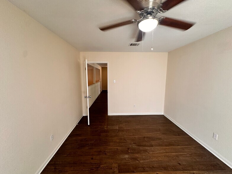 Building Photo - Room in House on Fort Grant Dr