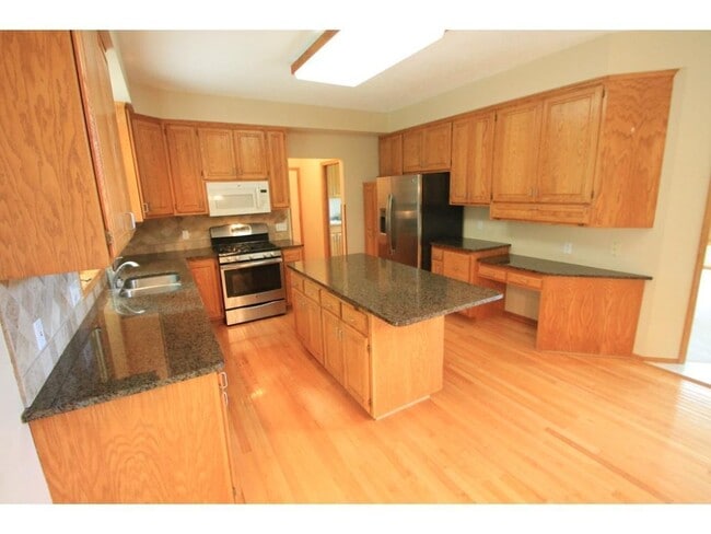 Building Photo - 19015 31st Pl N