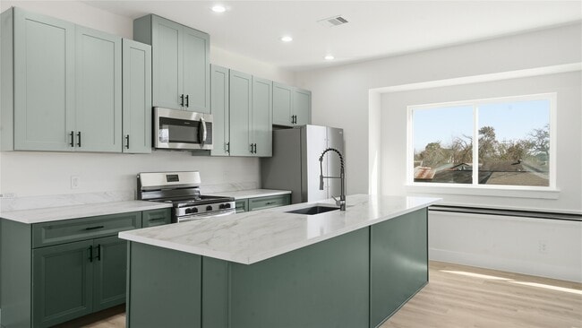 Building Photo - 1313 Knight St