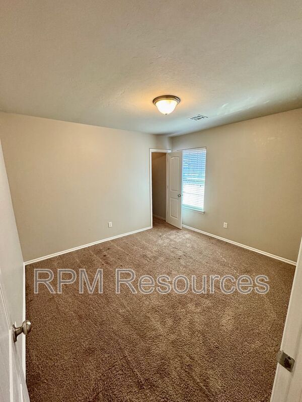 Building Photo - 2432 NW 197th St