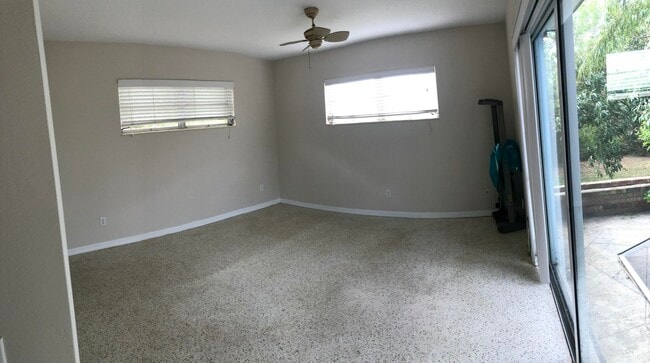 Building Photo - 4464 NE Skyline Dr