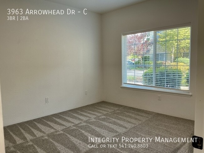 Building Photo - 3963 Arrowhead Dr
