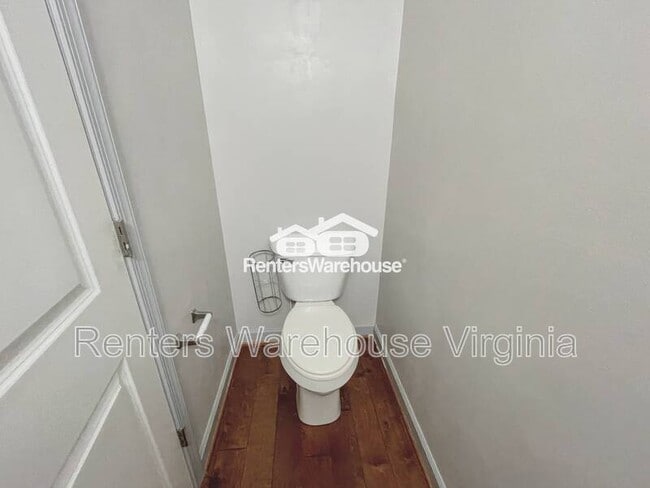 Building Photo - 1128 Winsford Ln