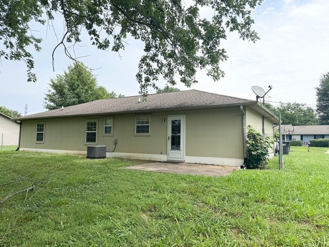 Building Photo - Beautiful Home