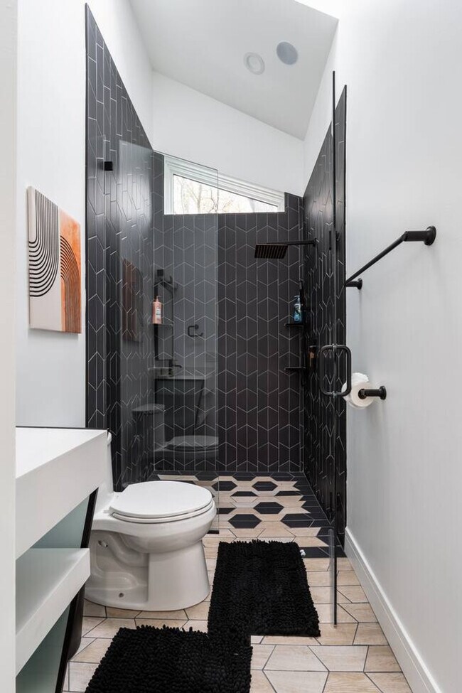 Building Photo - 4016 Eaton Dr