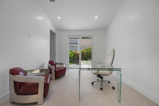 Building Photo - 13090 Touchstone Pl