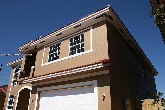 Building Photo - 15635 SW 12th Terrace