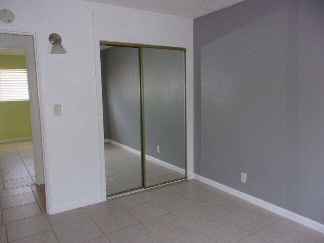 Building Photo - 724NoE