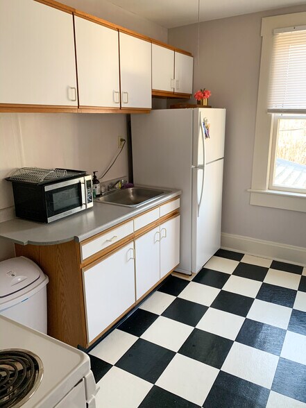 Building Photo - 909 Mohawk St