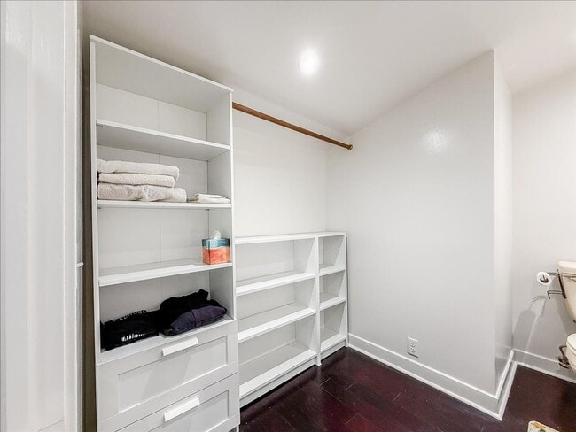 Building Photo - Historic, Character-Rich House - 3 Bed, 3 Bath (2 Full, 2 Half)