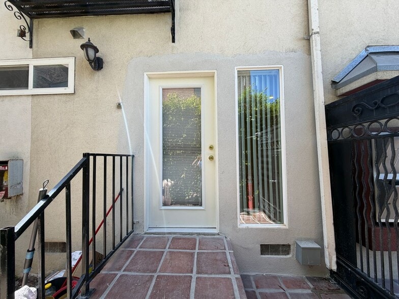 Building Photo - 1316 Venice Blvd.