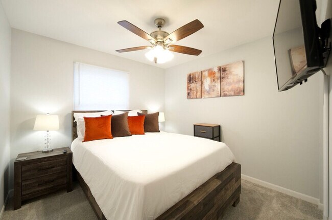 Building Photo - 804 W State St