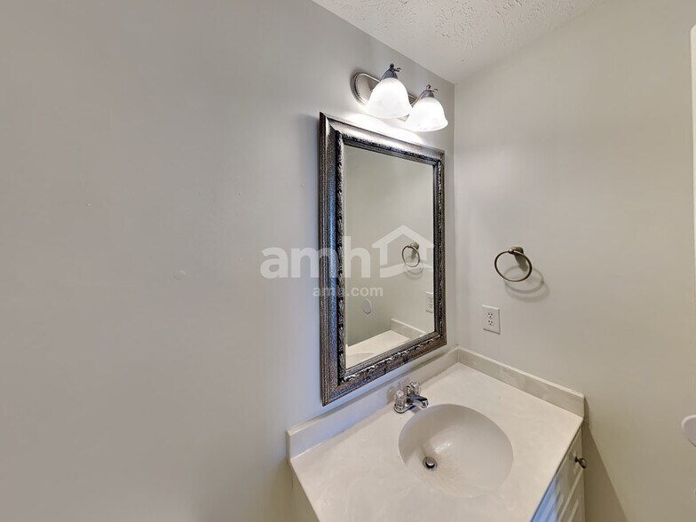 Building Photo - 441 Remington Ave