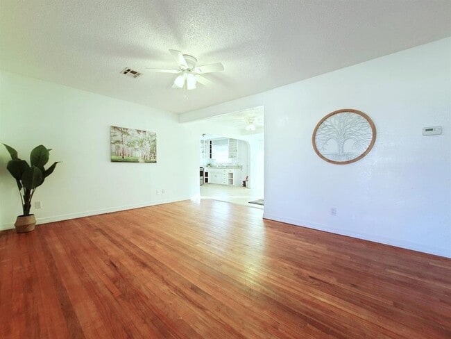 Building Photo - 3114 N Holman Ct