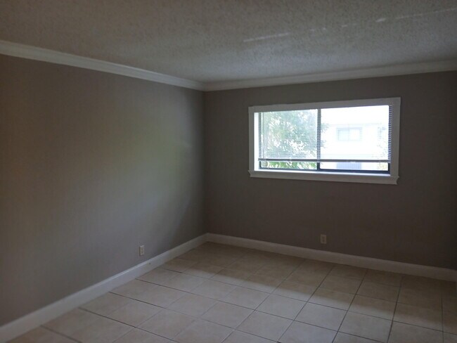 Building Photo - 522 Trace Cir