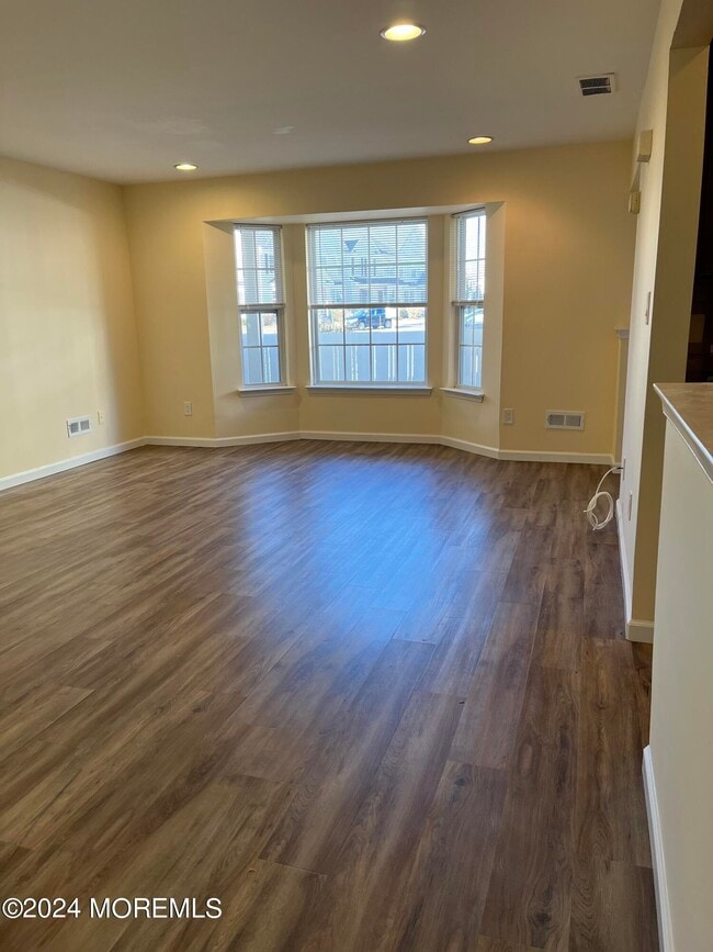 Building Photo - 156 Brookfield Dr