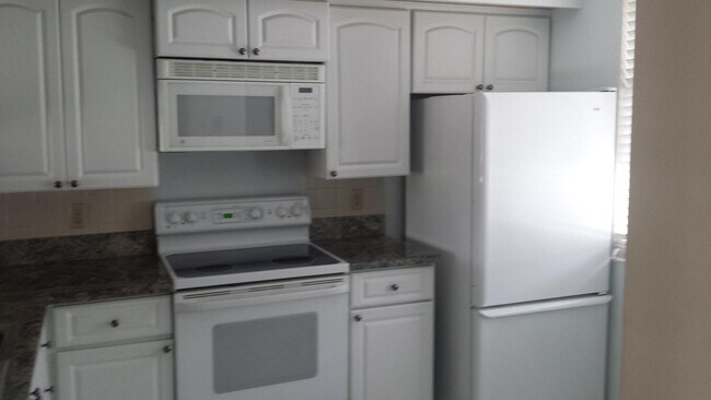Building Photo - 3540 Whitehall Dr