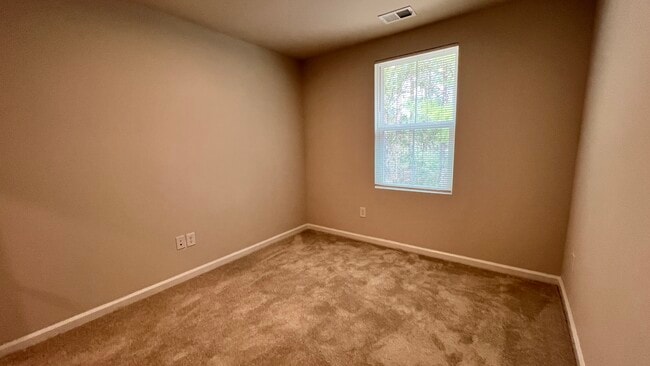 Building Photo - 243 Christiana Ln