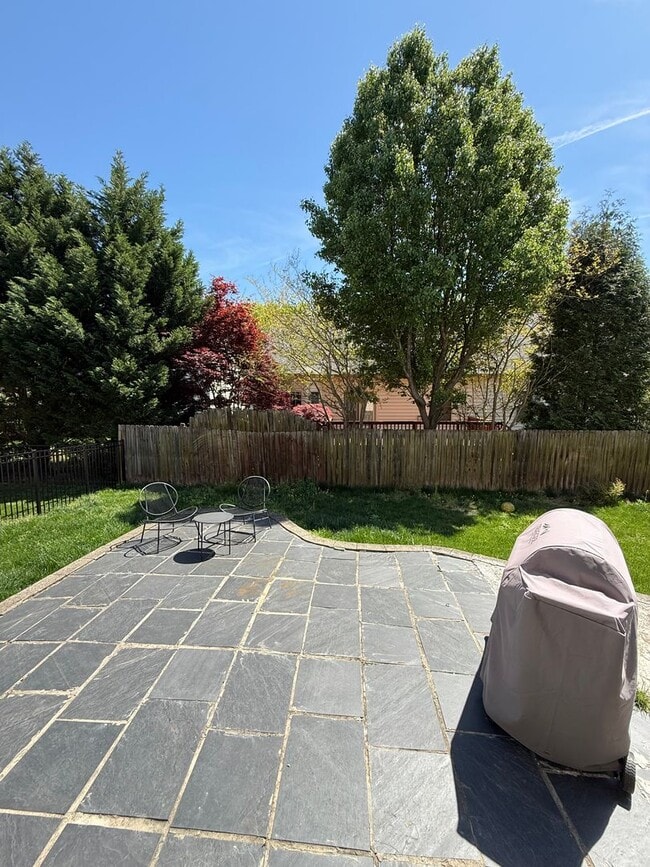 Building Photo - The Greenlands