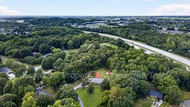 Building Photo - 5108 Lakeshore Ct