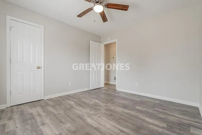 Building Photo - 213 Coachman Dr