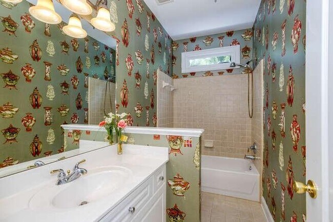 Building Photo - 1661 Stilesboro Ridge Dr NW