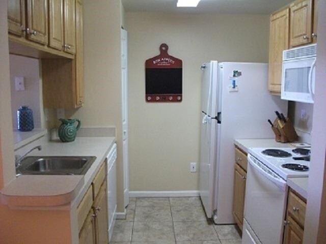 Building Photo - 1005 Bella Vista Blvd