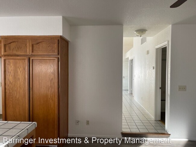 Building Photo - 4 br, 3 bath House - 1940 Cactus Street