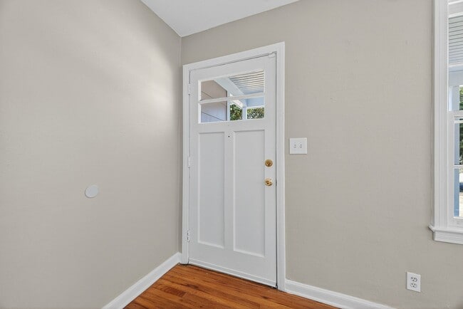 Building Photo - MOVE IN SPECIAL: HALF OFF first full month of rent!!!