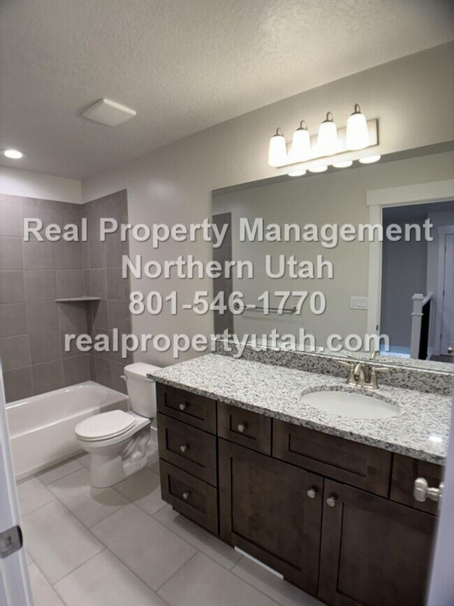 Building Photo - Newly Built 3 Bedroom 2.5 Bath Morgan Town...