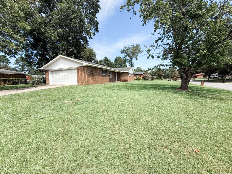 Building Photo - 128 Barnesdale Dr