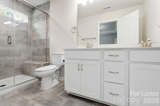 Building Photo - 14862 Tamarack Drive